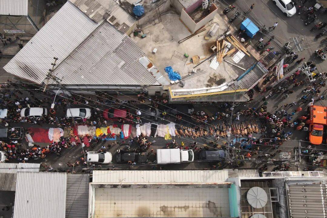 皇冠足球平台代理
_巴西强力“剿匪”!里约热内卢警匪激战皇冠足球平台代理
,已有120多人死亡,总统卢拉发声,现场画面曝光→