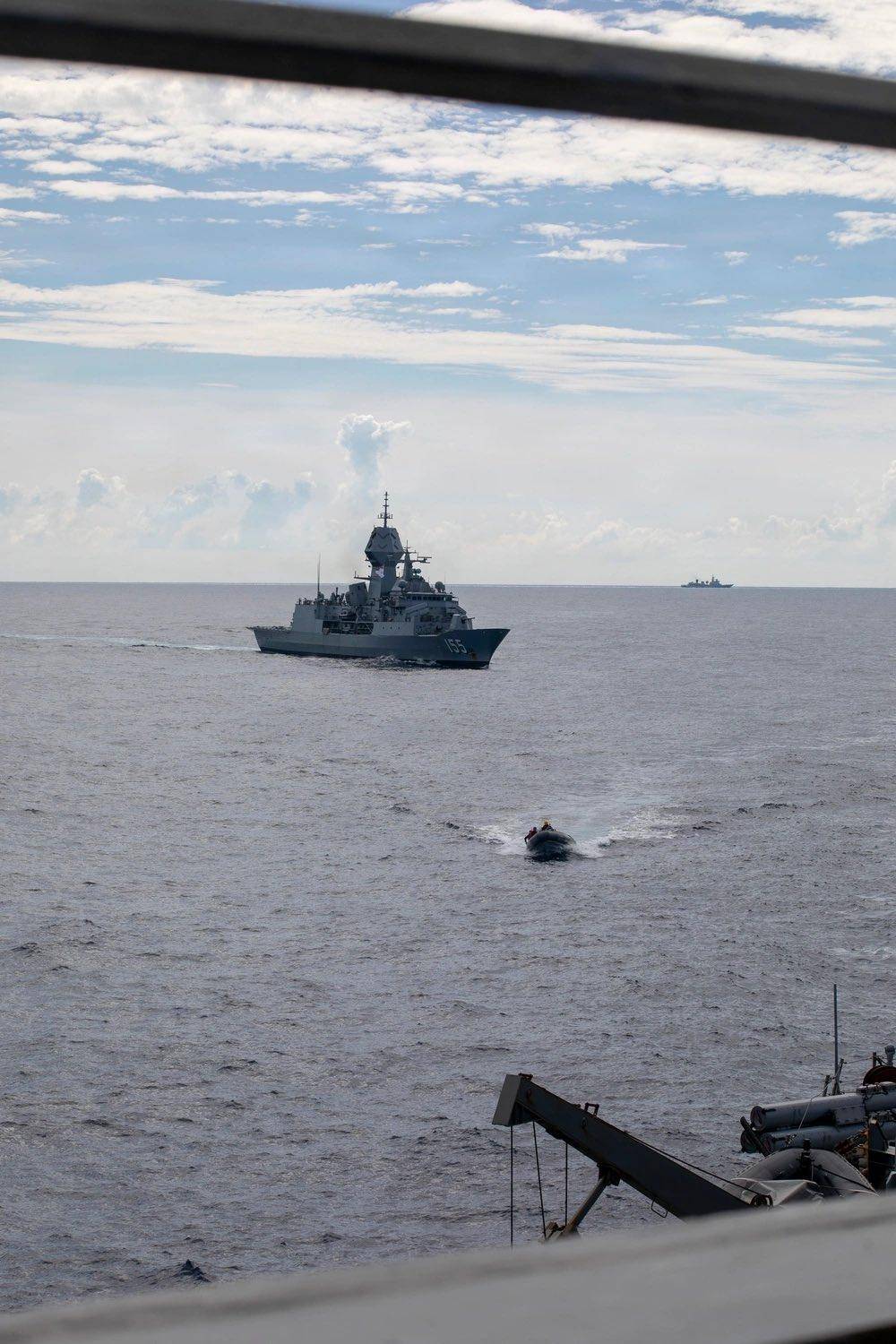 朴茨茅斯 vs 威斯汉姆
_美军再度遭遇耻辱时刻:中国海军6艘战舰包围朴茨茅斯 vs 威斯汉姆
,815舰插入南海演习