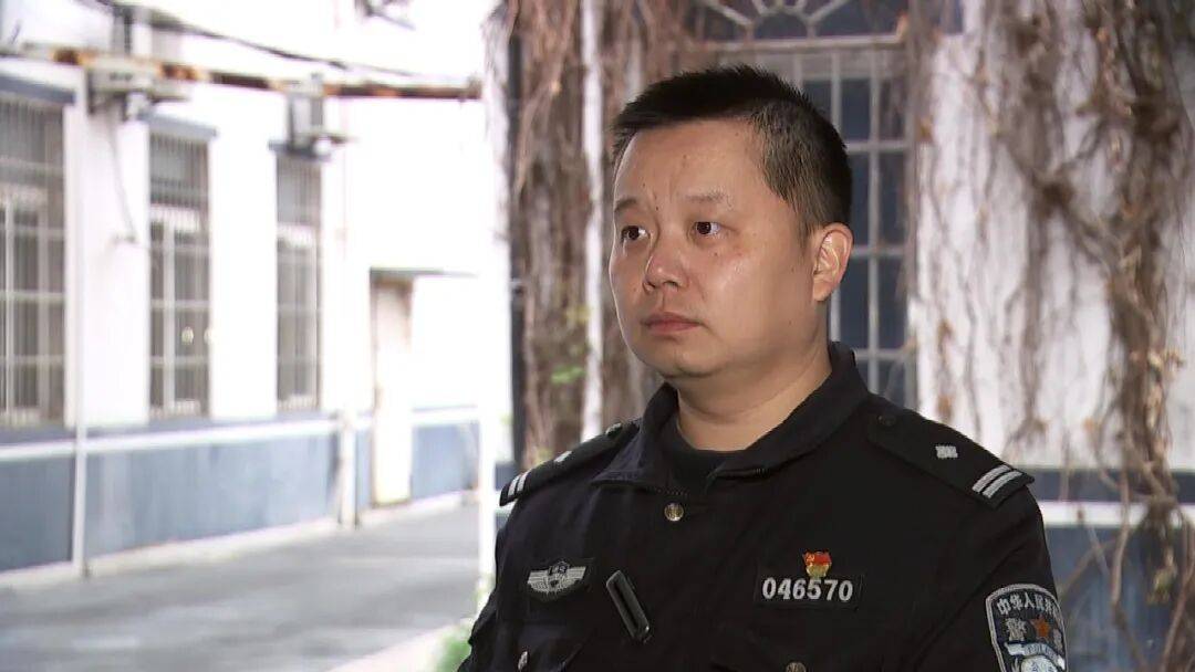 皇冠信用網出租
_因妻子没带包子回家皇冠信用網出租
，浙江一男子怒把30斤行李箱从6楼扔下，还称“砸到人了我就负责，没砸到就没事”，目前该男子已被刑拘