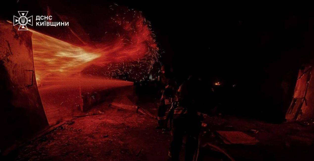 RB莱比锡足球_发现大鱼了！炸烂乌克兰全境RB莱比锡足球，苏57突防，“全球禁用”导弹又开火