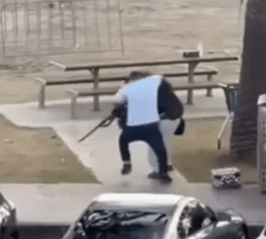 皇冠信用开号_澳枪击案空手夺枪男子系水果店老板皇冠信用开号，美亿万富翁捐近10万美元