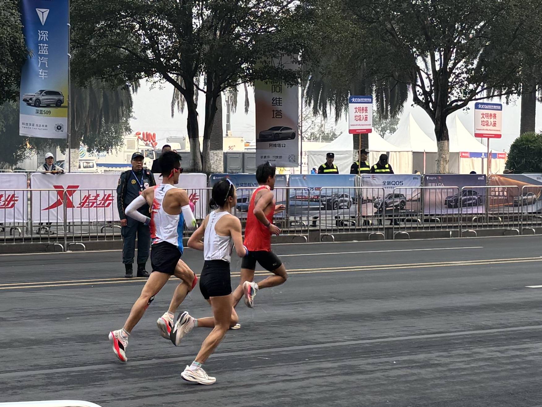 皇冠信用网平台_离职后的张水华皇冠信用网平台，撕掉旧标签：不让我跑步，我做不到丨在场