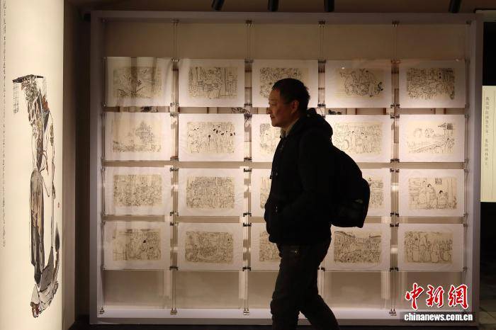 皇冠登3代理出租_中国国画家戴敦邦200余幅连环画原稿亮相杭州