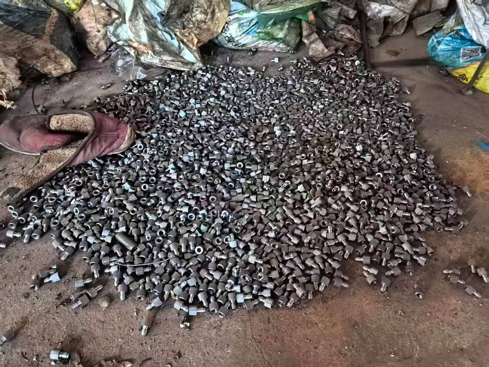 皇冠信用网怎么申请_1746个螺母被认定为枪支散件皇冠信用网怎么申请，五金厂老板获刑，其父：快过年了，等二审，内心很煎熬