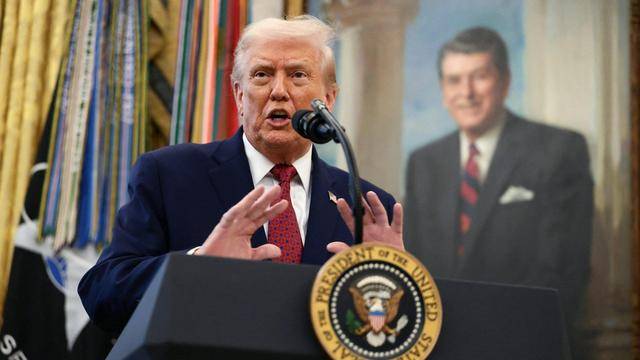 皇冠信用出租足球_第三国刚接盘港口皇冠信用出租足球,中方一口气连发三道反制,巴拿马终于付出代价